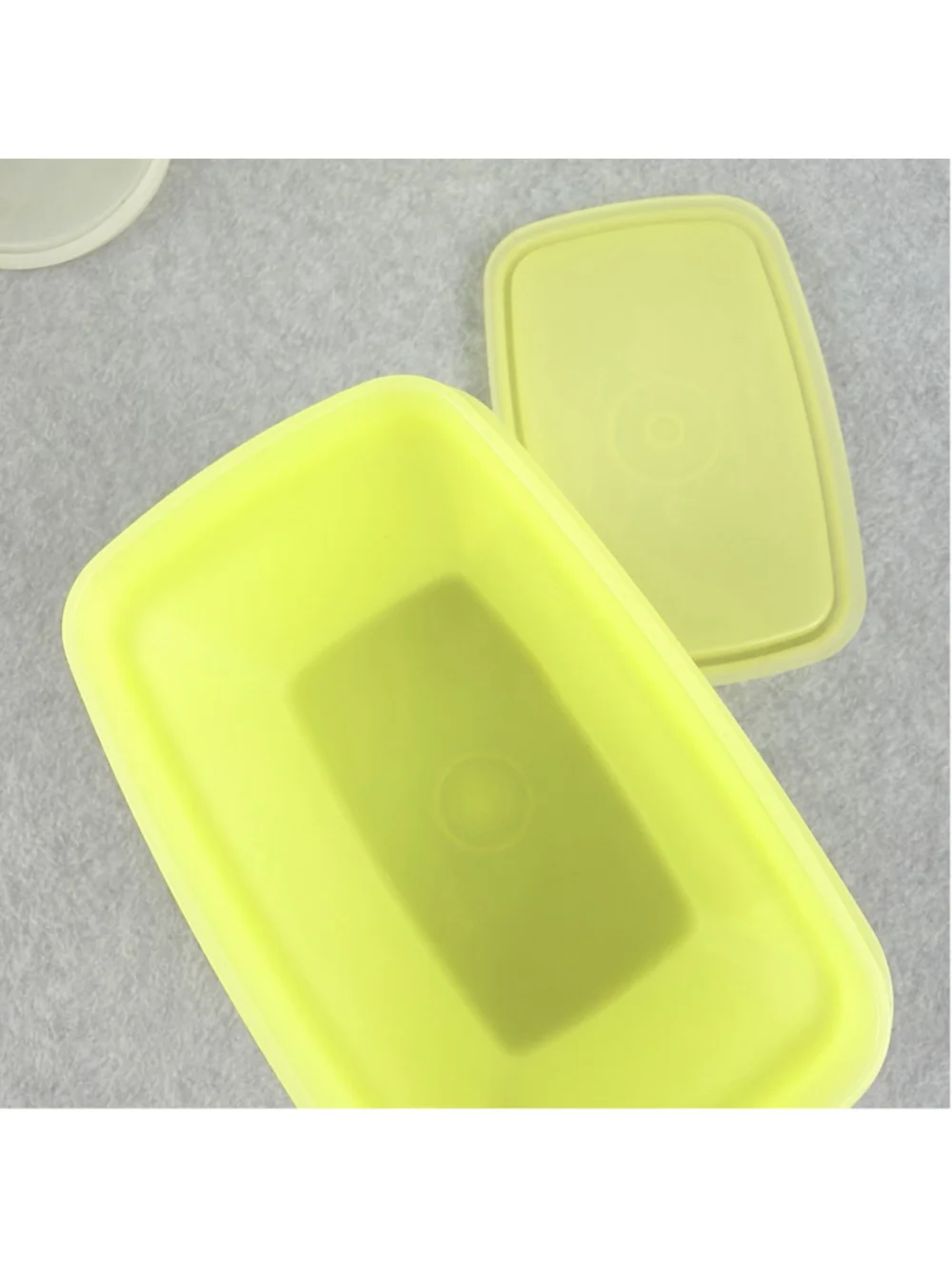 TUPPERWARE Yellow 8 Piece Set 4 Containers w Lids 587 1243 Shelf Saver